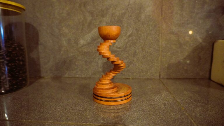 Bougeoir en spirale